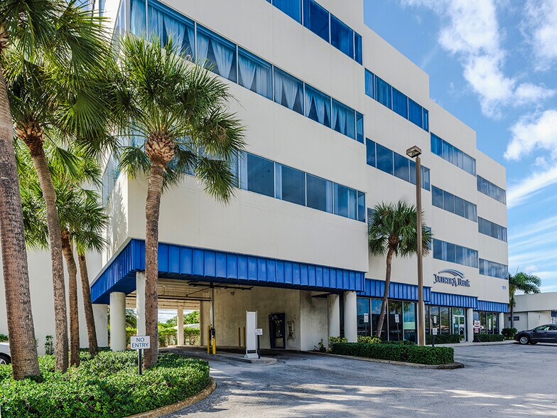 More Photos Of 155 E Blue Heron Blvd, Riviera Beach Office For Sale