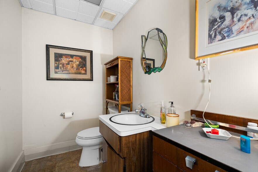 More Photos Of 1537 Hertel Ave, Buffalo Flex For Sale