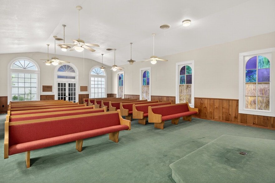 More Photos Of 410 N West St, Bertram Specialty For Sale