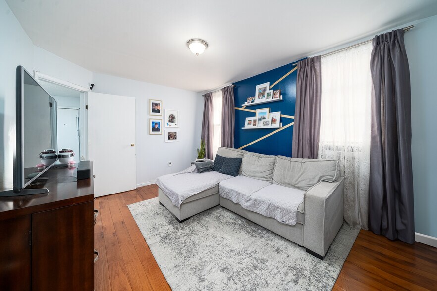 More Photos Of 103-105 Devon St, Kearny Apartments For Sale