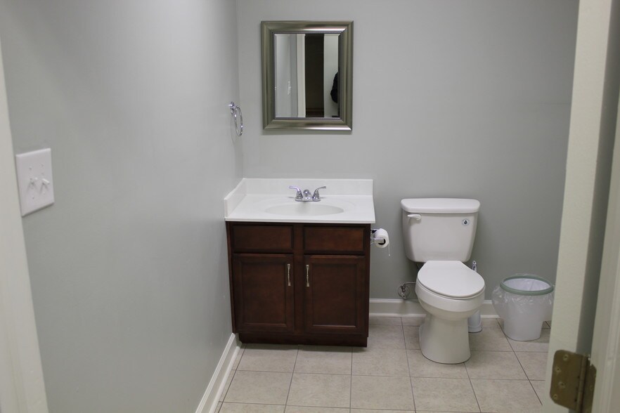 More Photos Of 1509 W Cary St, Richmond Office For Lease