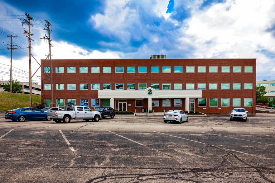 More Photos Of 875 Greentree Rd, Pittsburgh Office For Sale