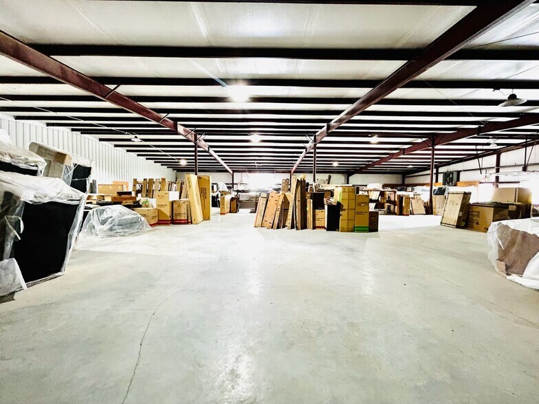 More Photos Of 869 S State St, Clarksdale Storefront For Sale