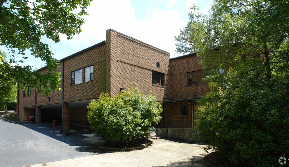 More Photos Of 605 Eastowne Dr, Chapel Hill Office For Sale