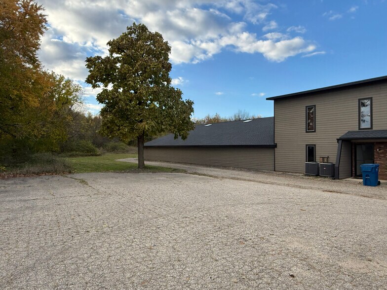 More Photos Of 8767 N 32nd St, Richland Warehouse For Sale