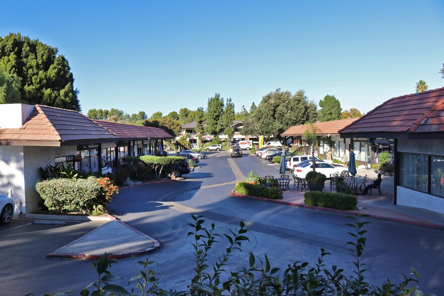 More Photos Of 1362-1378 E Thousand Oaks Blvd, Thousand Oaks Unknown For Lease