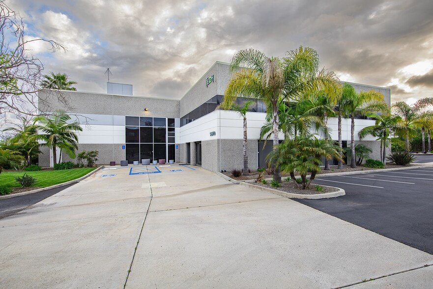 More Photos Of 9670 Waples St, San Diego Warehouse For Lease
