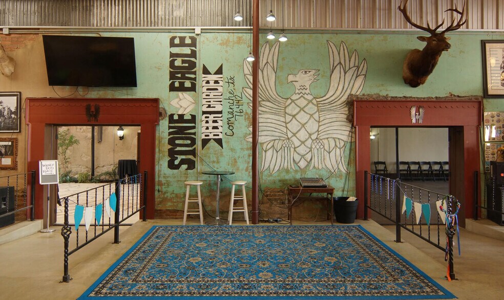 More Photos Of 120 N Austin St, Comanche Bar For Sale