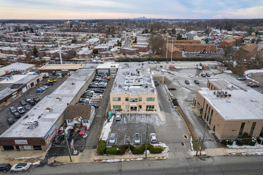 More Photos Of 2000 Grant Ave, Philadelphia Medical For Sale