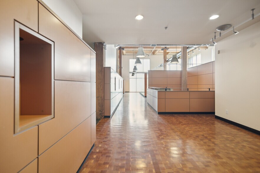 More Photos Of 66 S Hanford St, Seattle Showroom For Lease
