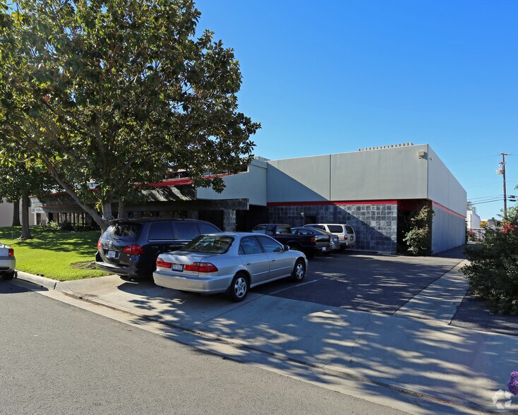 More Photos Of 1752 Langley Ave, Irvine Light Manufacturing For Lease
