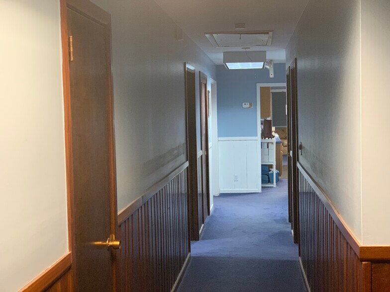 More Photos Of 2228 Scenic Dr, Snellville Office Residential For Sale