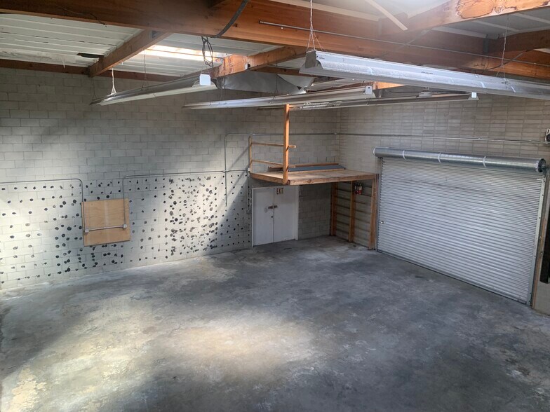 More Photos Of 840 Old County Rd, Belmont Warehouse For Lease