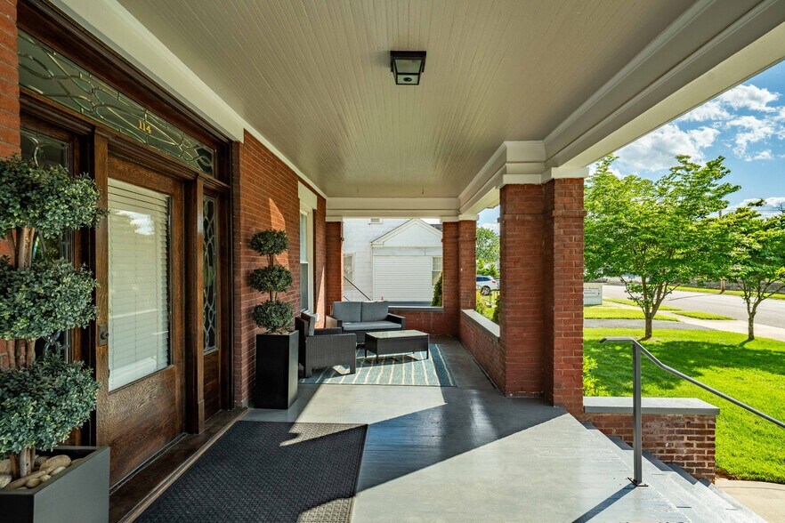 More Photos Of 114 E Unaka Ave, Johnson City Office Residential For Sale