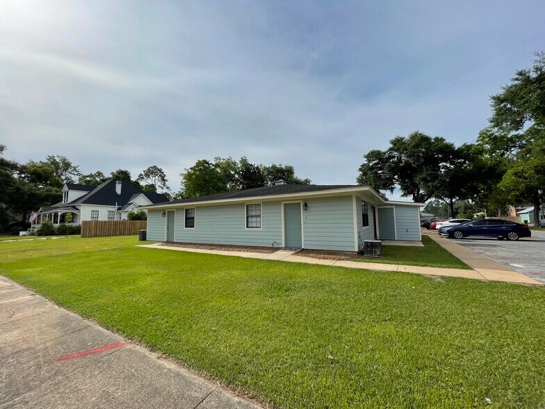 More Photos Of 402 E Evans St, Bainbridge Apartments For Sale