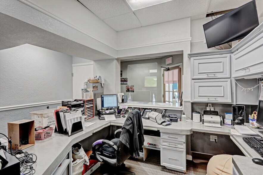 More Photos Of 3537 Forest Hill Blvd, West Palm Beach Medical For Lease