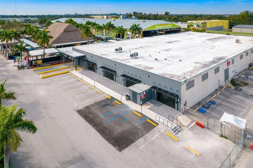 More Photos Of 1954 N 30th Rd, Hollywood Office For Lease