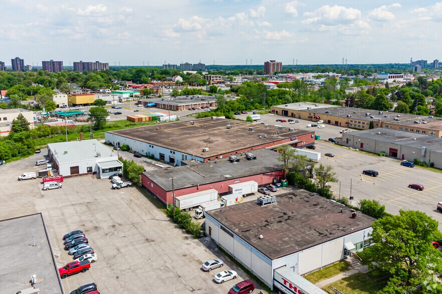 More Photos Of 2477 Kaladar Ave, Ottawa Warehouse For Lease