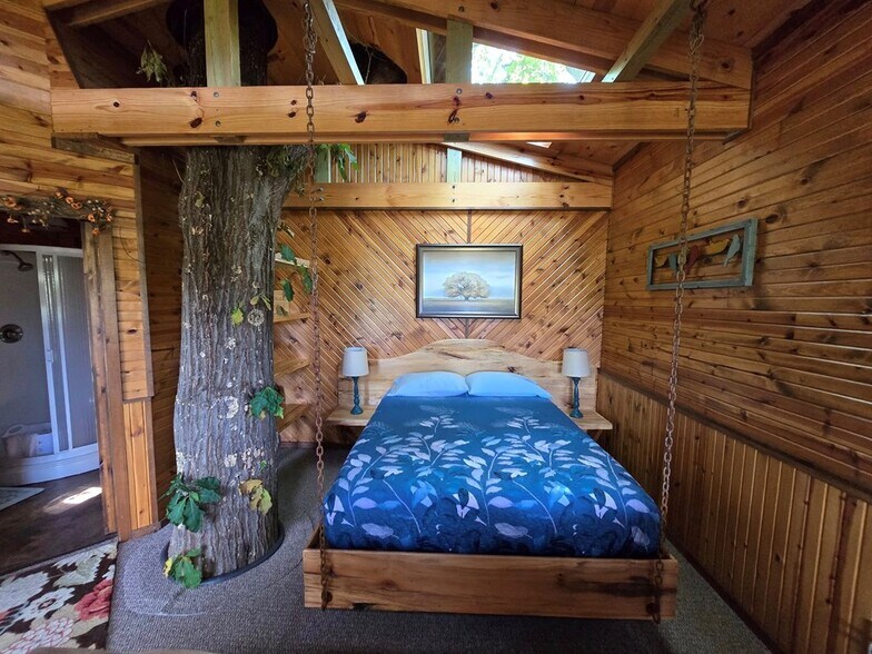 More Photos Of 604 Oak Ridge Rd, Oak Ridge Hotel For Sale