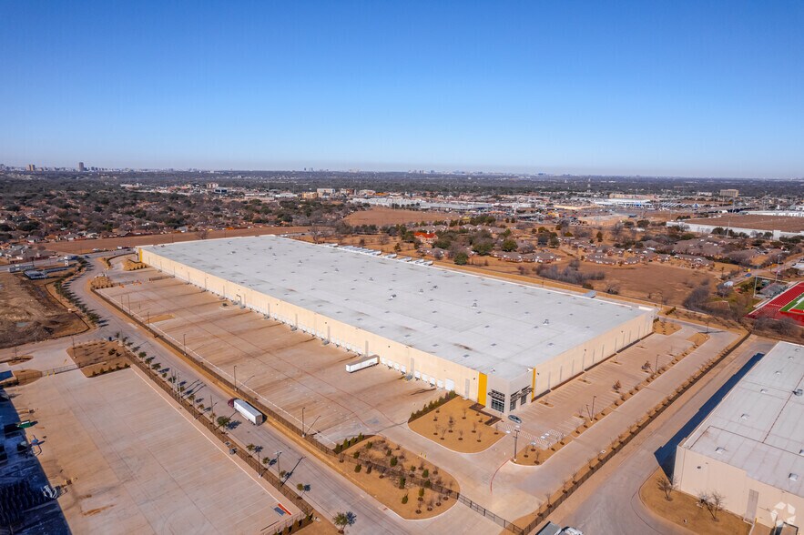 More Photos Of 4624 Clover Haven St, Dallas Warehouse For Lease