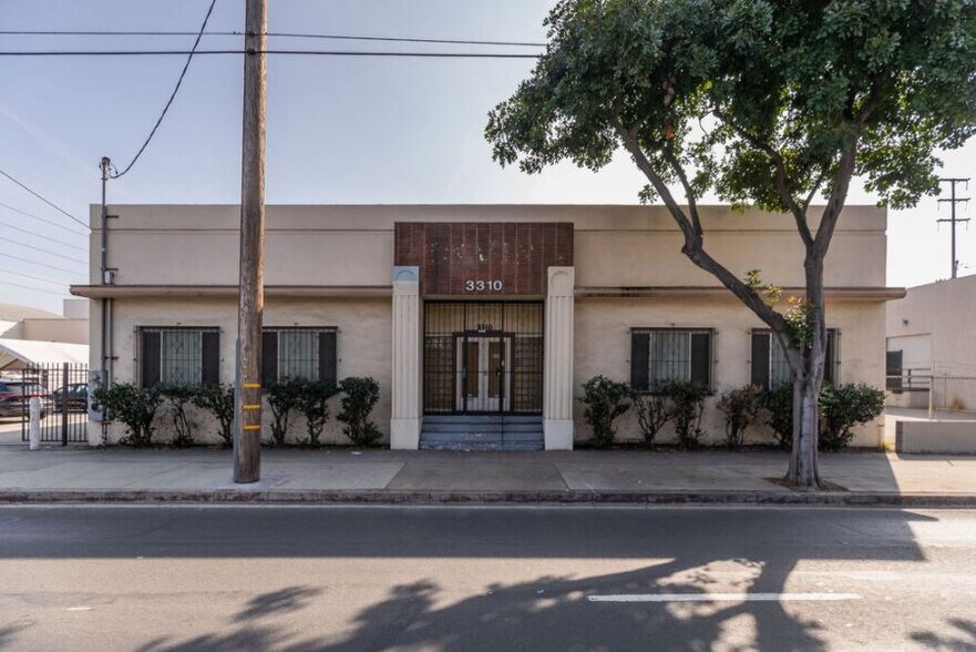 More Photos Of 3310 Leonis Blvd, Los Angeles Warehouse For Lease