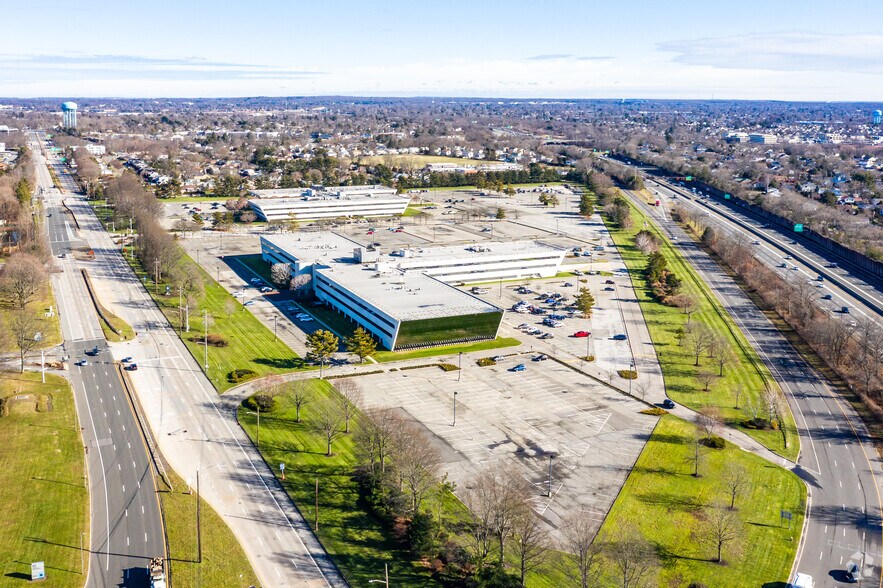 More Photos Of 2 Jericho Plz, Jericho Office For Lease