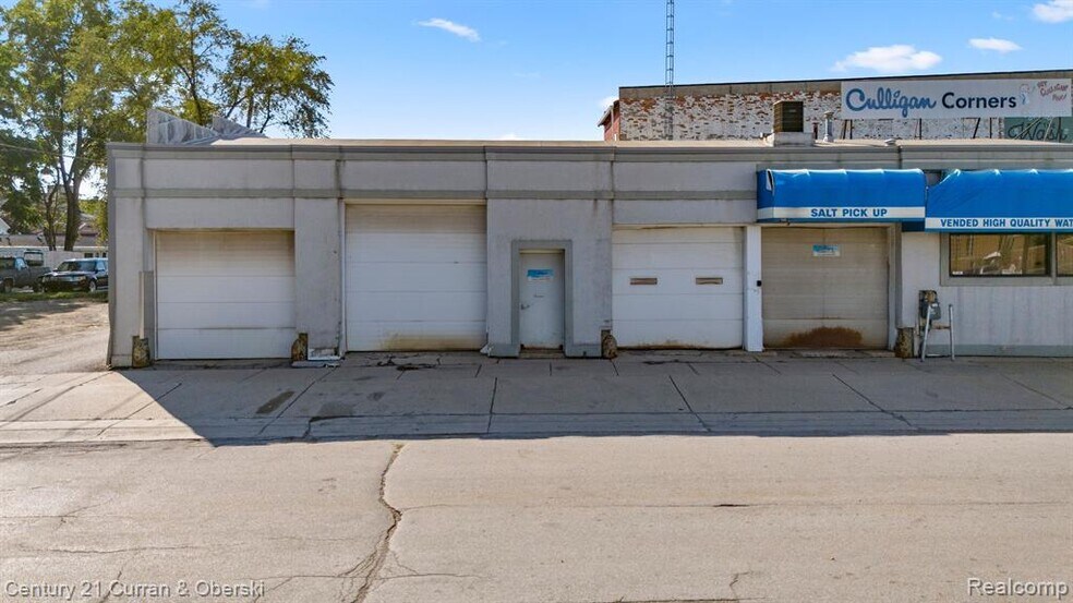 More Photos Of 801 W Main St, Owosso Office For Sale