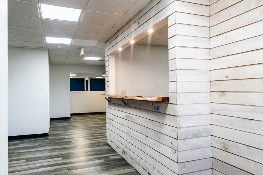 More Photos Of 1707 Alpine Dr, Columbia Storefront Retail Office For Lease