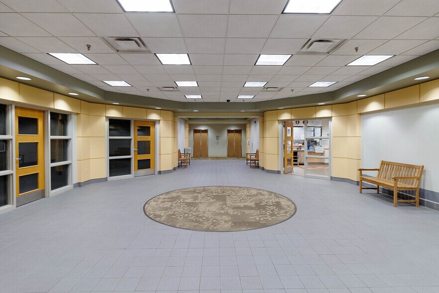 More Photos Of 1810 Stadium Dr, Phenix City Medical For Lease