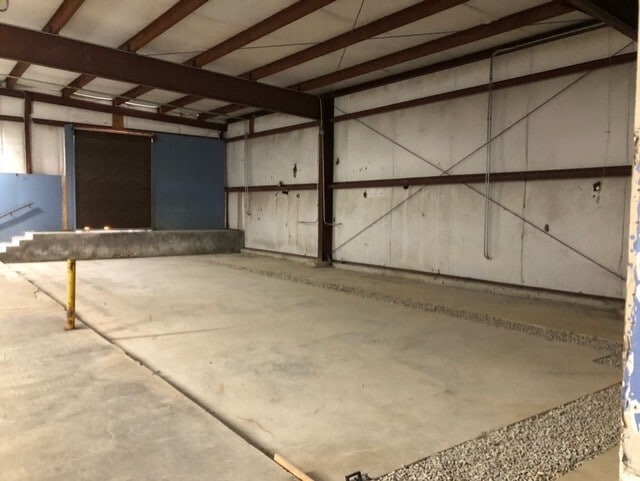 More Photos Of 512 Herriman Ct, Noblesville Warehouse For Lease