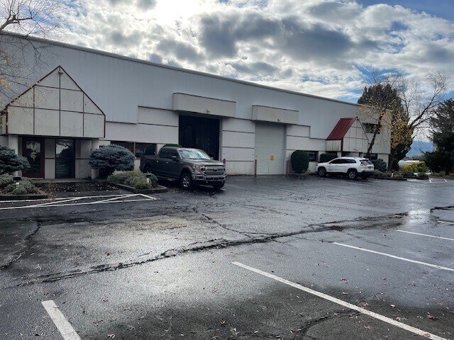 Primary Photo Of 5877 Crater Lake Hwy, Medford Manufacturing For Lease