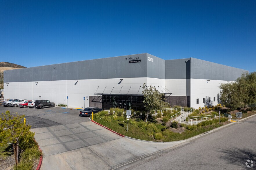 Primary Photo Of 28606-28608 Hasley Canyon Rd, Castaic Warehouse For Lease