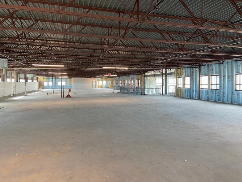 More Photos Of 8750 W 20th St, Greeley Flex For Lease