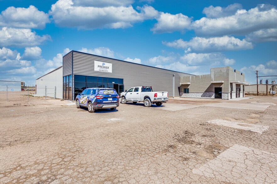 More Photos Of 2400 Steven Rd, Odessa Warehouse For Sale