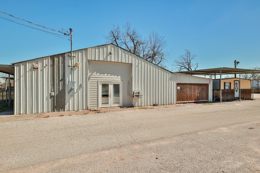 More Photos Of 4828 Holly Ave, Pasadena Truck Terminal For Sale
