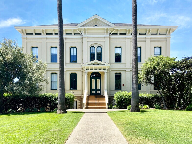 More Photos Of 925 De La Vina St, Santa Barbara Office For Lease