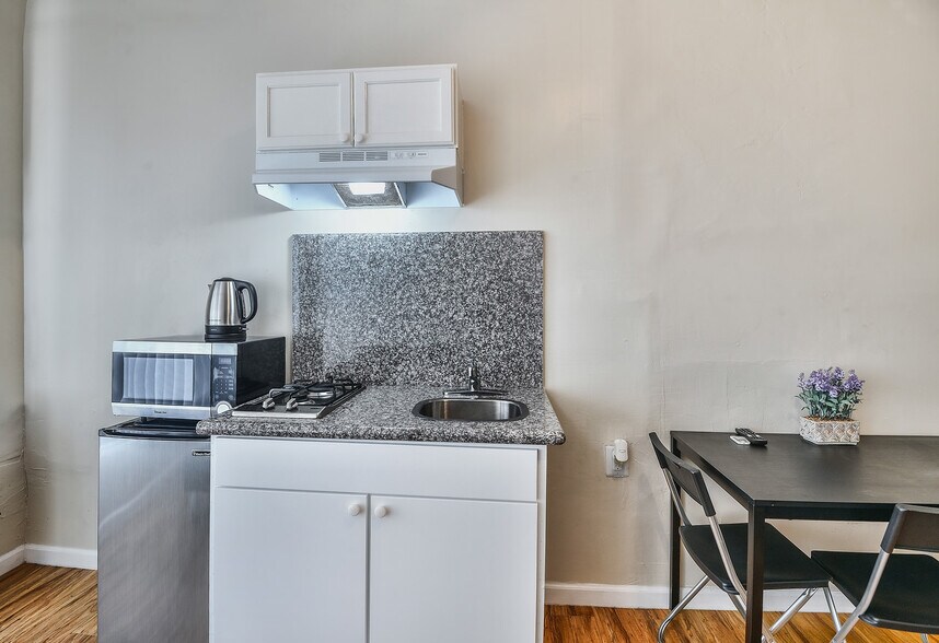 More Photos Of 721-729 S Alvarado St, Los Angeles Apartments For Lease