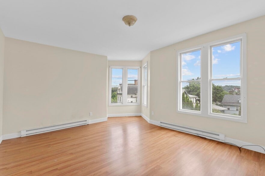 More Photos Of 343-357 W Main St, Waterbury Apartments For Sale
