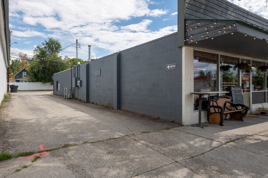 More Photos Of 108 Main St, Stevensville General Retail For Sale