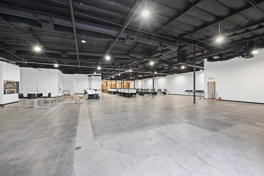 More Photos Of 12575 Beatrice St, Los Angeles Flex For Lease