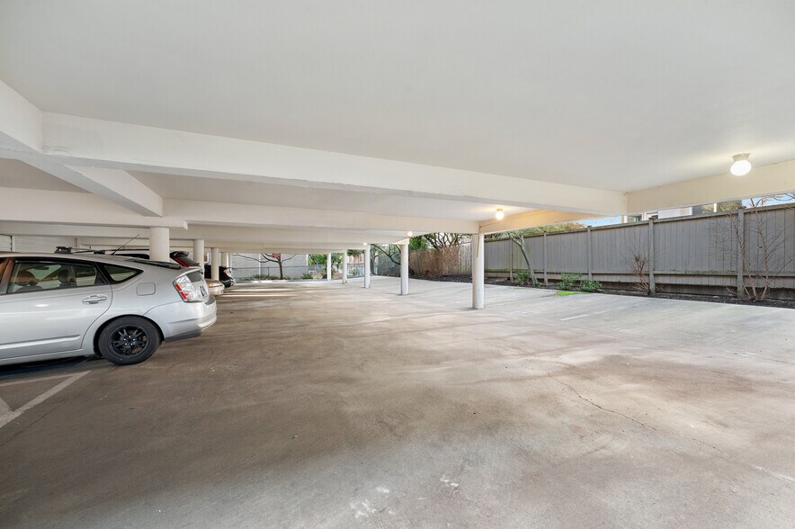 More Photos Of 2418 NW 57th St, Seattle Multifamily For Sale