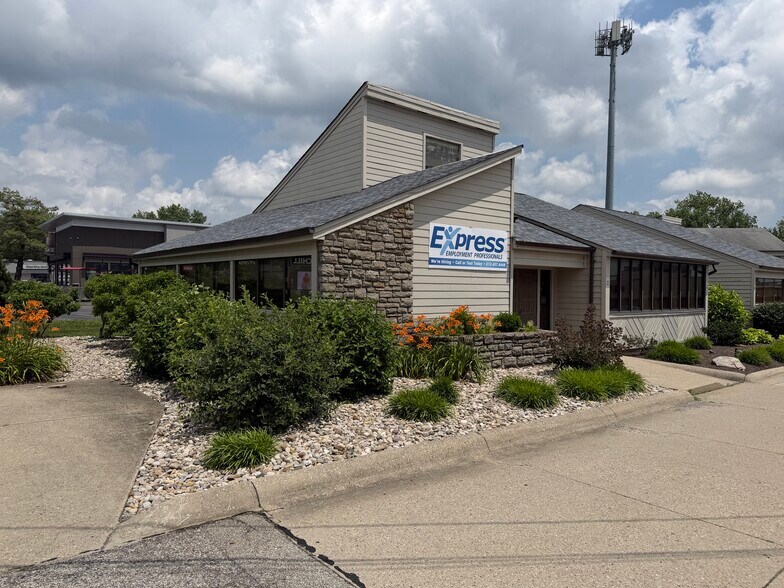 Primary Photo Of 3551-3553 Springdale Rd, Cincinnati Office For Lease