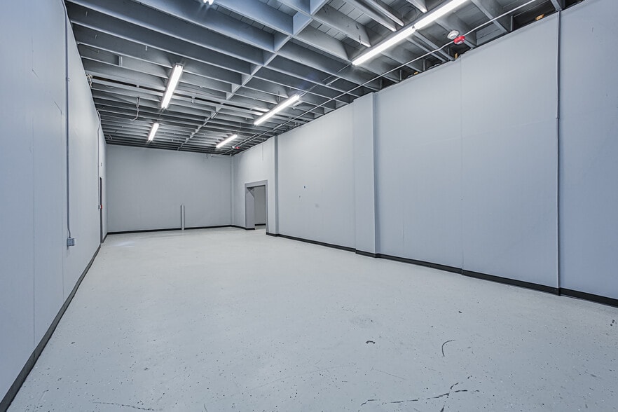 More Photos Of 102 S Shaver St, Pasadena Warehouse For Lease