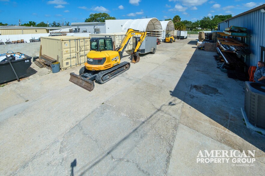 More Photos Of 520 Colonia Ln E, Nokomis Showroom For Sale