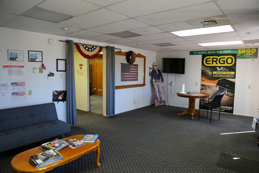 More Photos Of 115 E Martinez Rd, Moriarty Warehouse For Sale