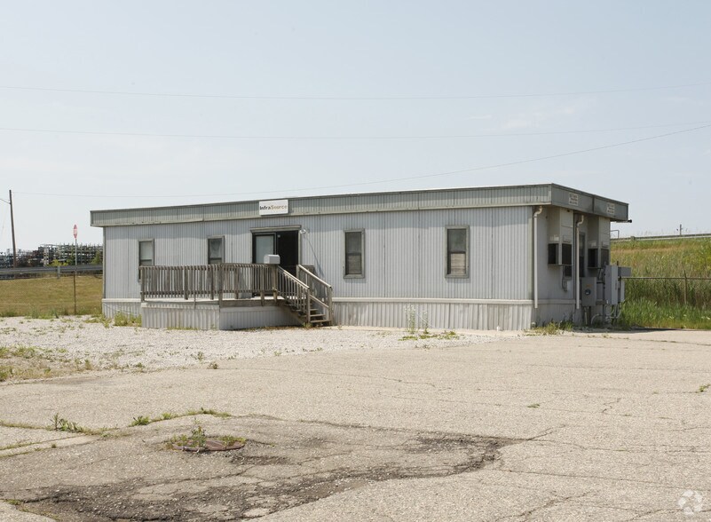 More Photos Of 1415 E Coldwater Rd, Mount Morris Warehouse For Sale