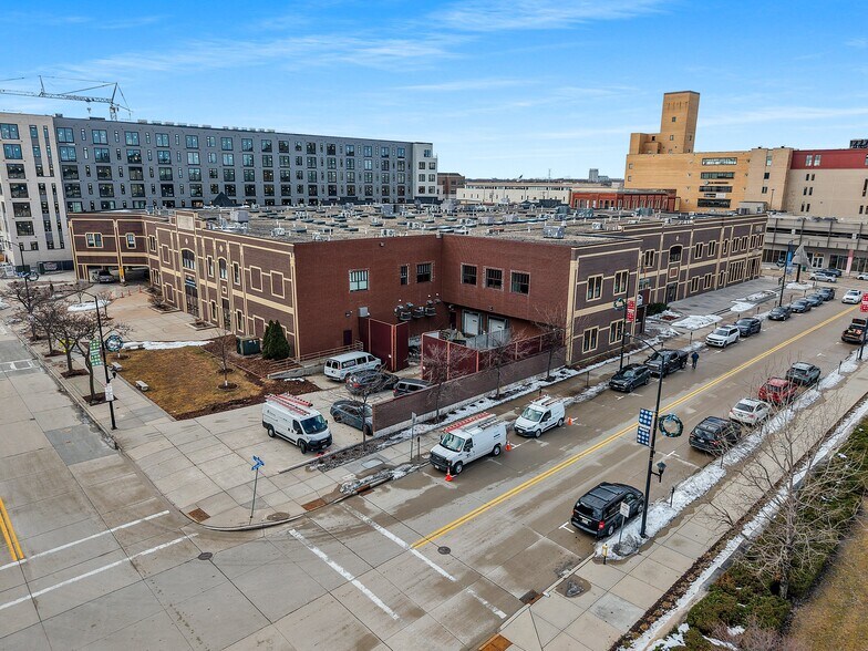 More Photos Of 301 N Adams St, Green Bay Office Residential For Sale