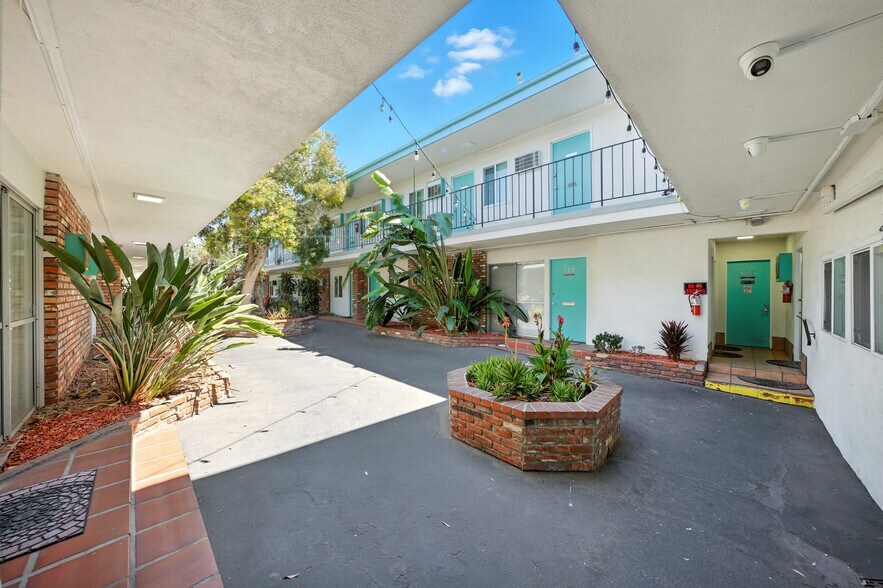 More Photos Of 24248 Crenshaw Blvd, Torrance Office For Sale