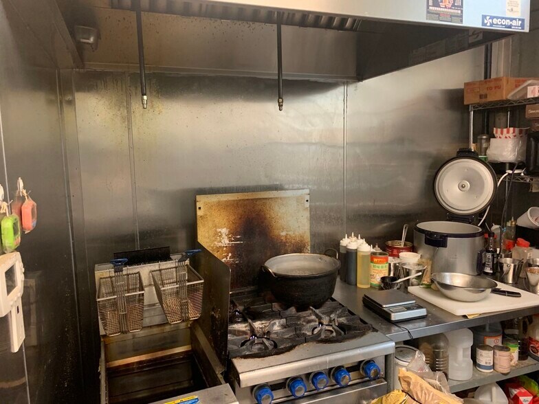 More Photos Of 2952-2998 Huntington Dr, San Marino Restaurant For Lease