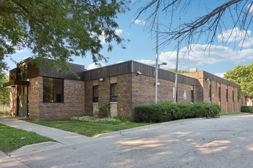 More Photos Of 1645 N 25th St, Milwaukee Office For Sale